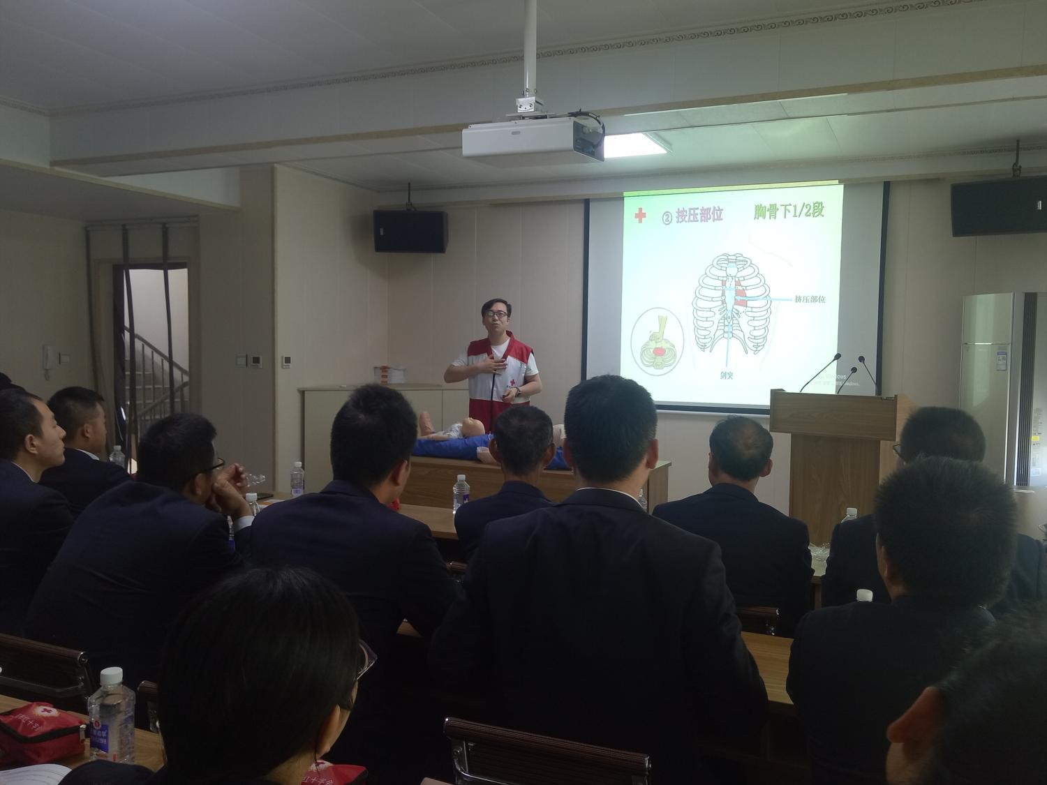 紅十字會應(yīng)急救護(hù)培訓(xùn)進(jìn)企業(yè)，聚力提升員工自救互救能力