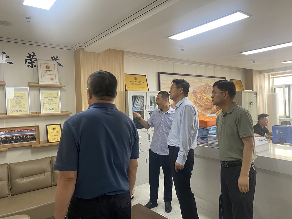 慶陽市委常委、統(tǒng)戰(zhàn)部部長張希岳調(diào)研甘肅信合工程設計有限公司：精準把脈助發(fā)展 精準服務促跨越
