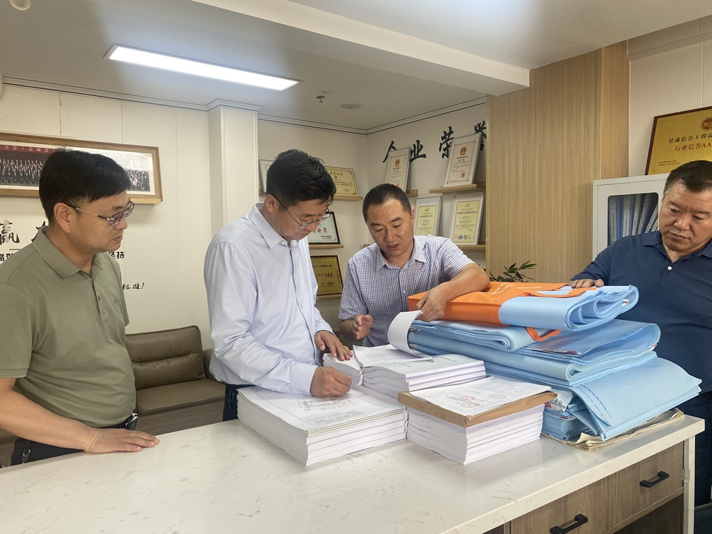 慶陽市委常委、統(tǒng)戰(zhàn)部部長張希岳調(diào)研甘肅信合工程設計有限公司：精準把脈助發(fā)展 精準服務促跨越